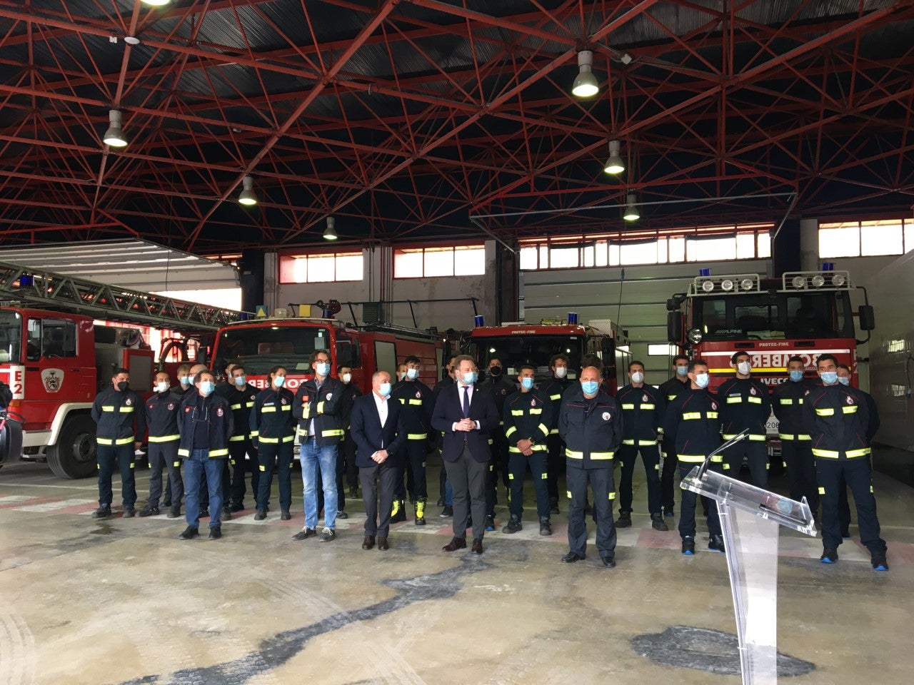 El cuerpo de bomberos de Albacete cuenta con 16 nuevos integrantes, entre ellos, la primera mujer bombera en la historia de la capital El cuerpo de bomberos de Albacete cuenta con 16 nuevos integrantes, entre ellos, la primera mujer bombera en la historia de la capital