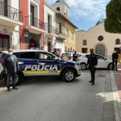 Los coches cuentan con mampara de seguridad y “todo lo necesario para que los agentes desarrollen su labor con garantías”, asegura el alcalde 