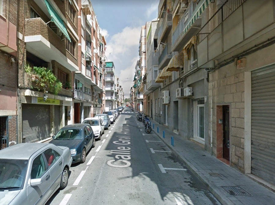 Un hombre resulta herido por arma blanca en una calle de Alicante tras una discusión Un hombre resulta herido por arma blanca en una calle de Alicante tras una discusión