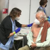 Las vacunas, nueva arma arrojadiza en una precampaña electoral de Madrid cada vez más dura y polarizada