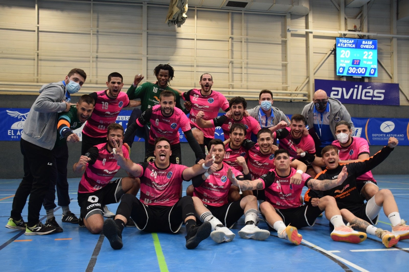 Paso de gigante del Base Oviedo Paso de gigante del Base Oviedo