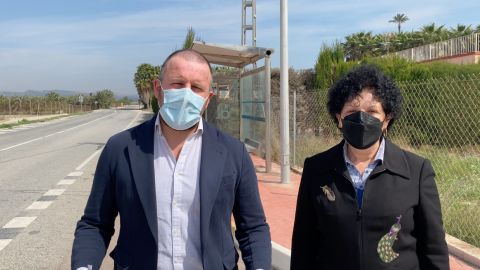 Pablo Ruz, portavoz del PP de Elche, y Manuela Mora, concejala de la formación política. Pablo Ruz, portavoz del PP de Elche, y Manuela Mora, concejala de la formación política.