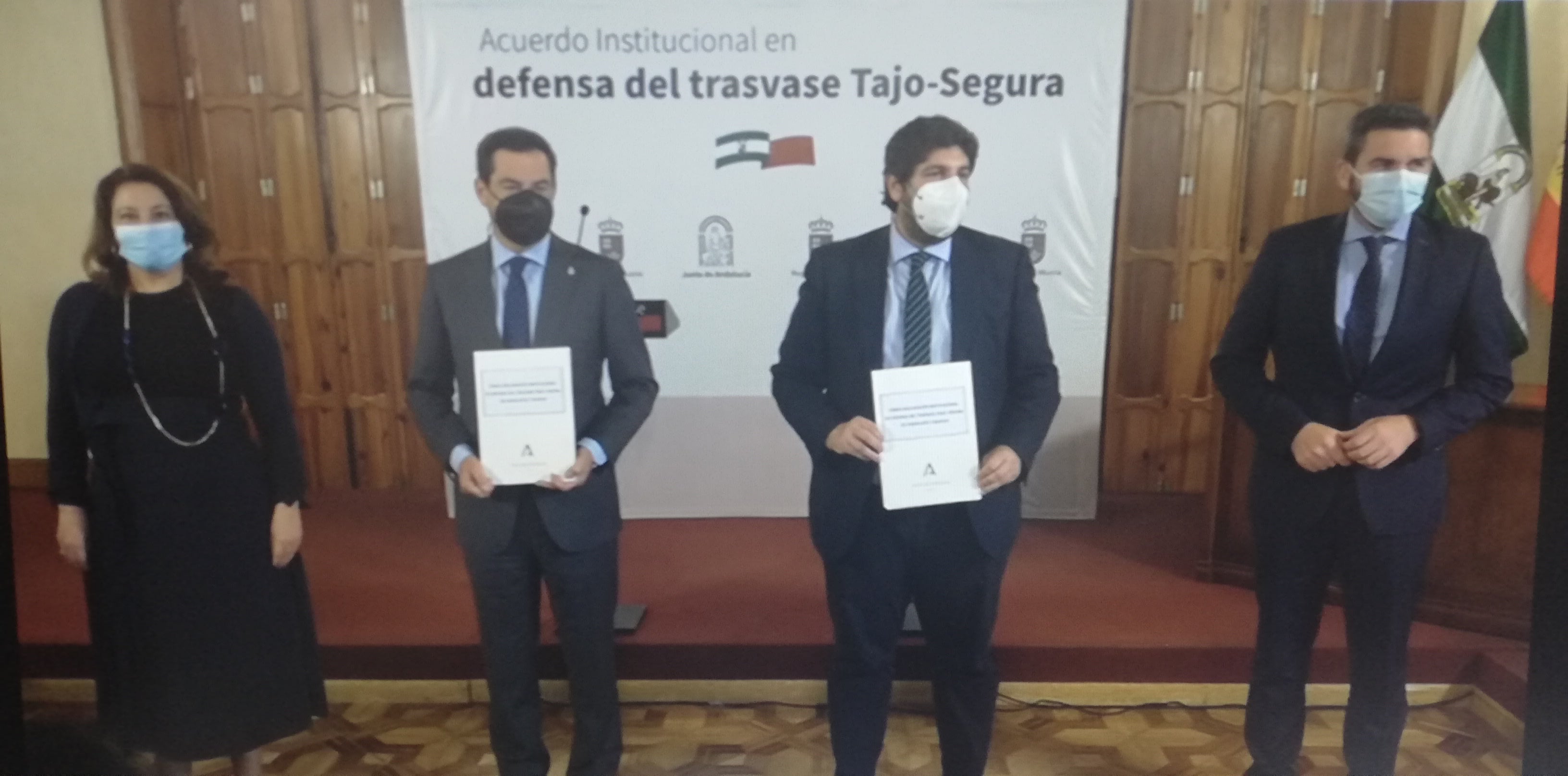 Los presidentes de Murcia y Andalucía piden al Gobierno que no toque el trasvase Los presidentes de Murcia y Andalucía piden al Gobierno que no toque el trasvase