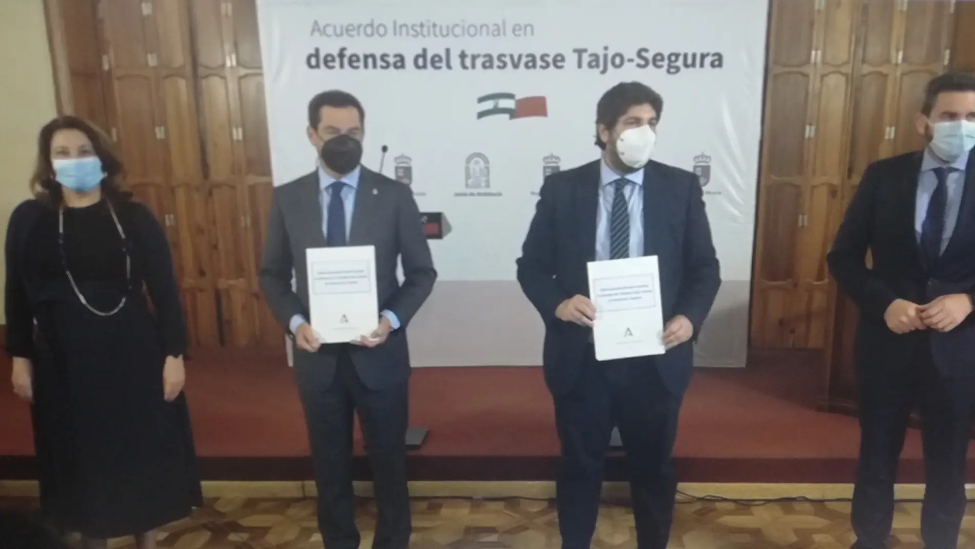 Los presidentes de Murcia y Andalucía piden al Gobierno que no toque el trasvase