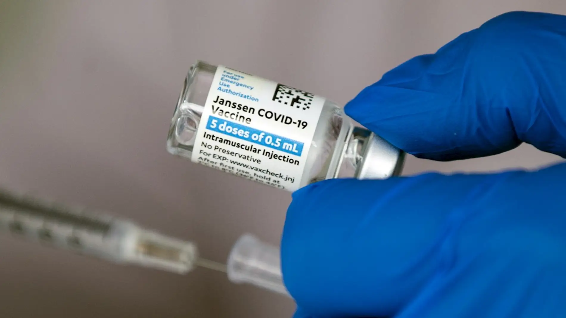 ¿Qué medicamentos tienen mayor riesgo de trombosis que las vacunas contra la COVID-19?