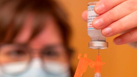 A3 Noticias 2 (20-01-21) Sanidad rechaza ampliar el periodo entre las dosis de las vacunas de Pfizer y Moderna