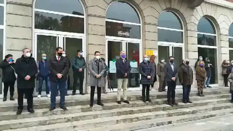 Vídeo: Concentración en la Subdelegación del Gobierno por la mujer victima de violencia machista en Mansilla de las Mulas Vídeo: Concentración en la Subdelegación del Gobierno por la mujer victima de violencia machista en Mansilla de las Mulas