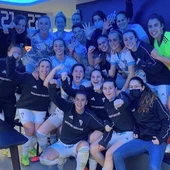 Marbella FC en el vestuario tras la victoria Marbella FC en el vestuario tras la victoria
