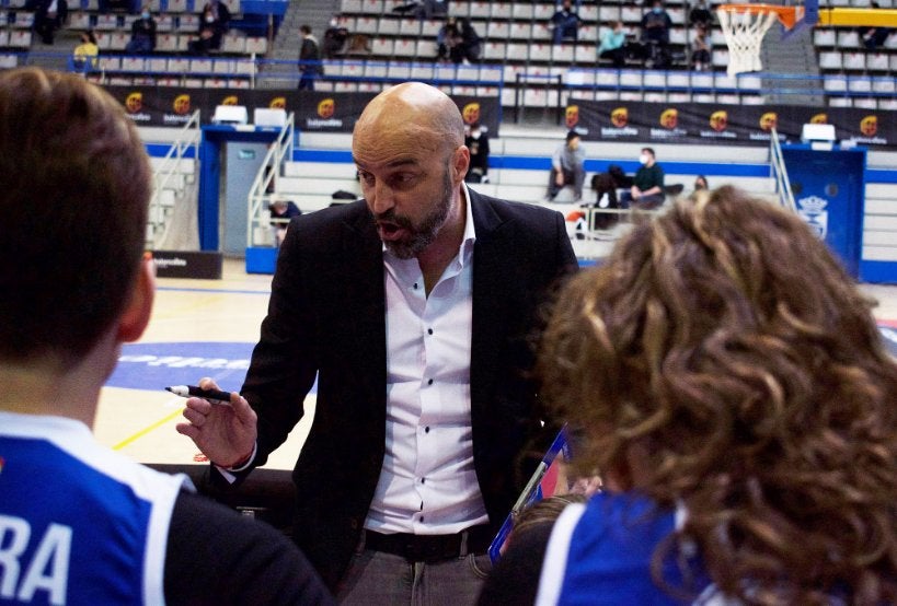 Renovaciones de Lino López en Baxi Ferrol y Carles Grau en el Deportivo Liceo Renovaciones de Lino López en Baxi Ferrol y Carles Grau en el Deportivo Liceo