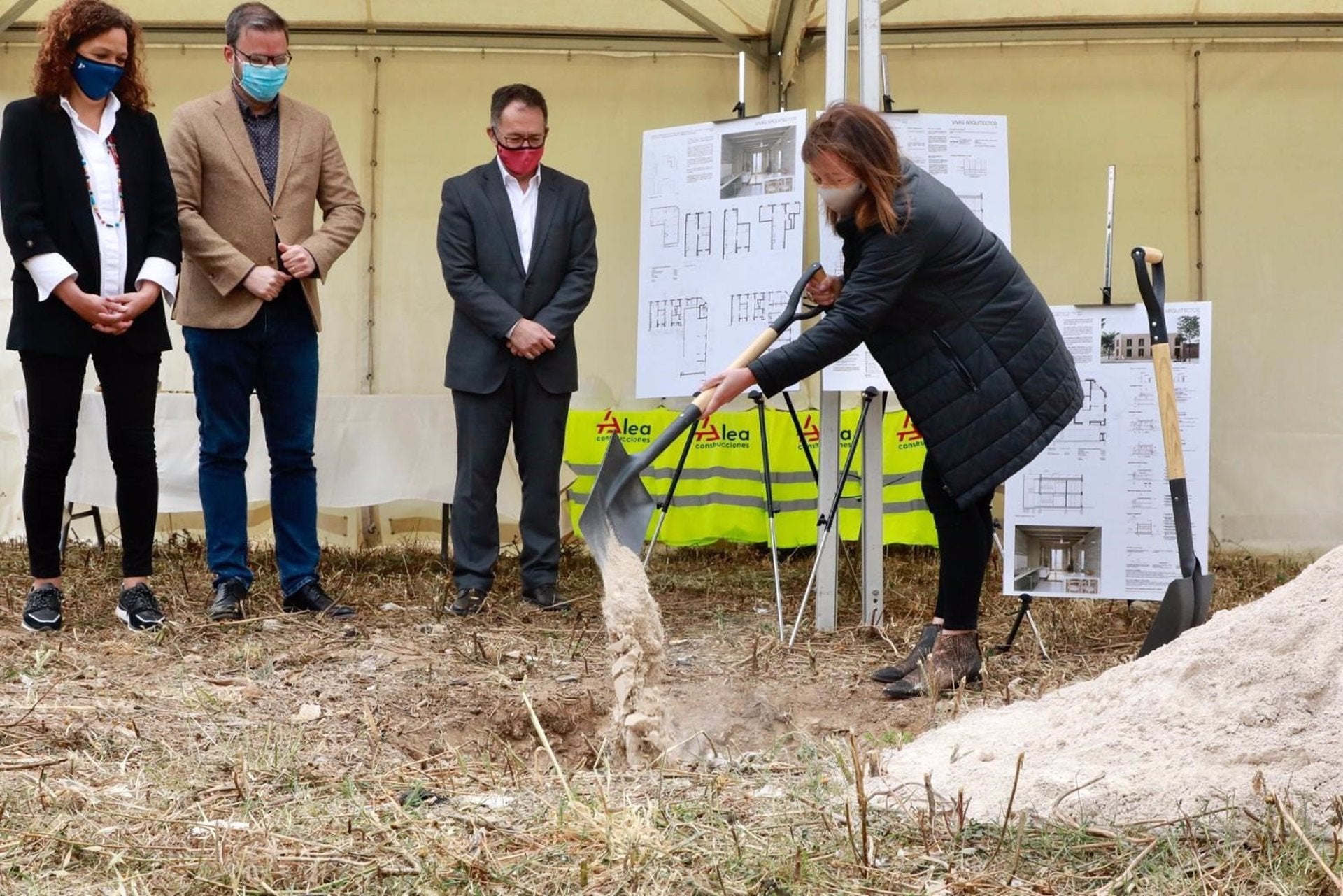 El Govern pone la primera piedra de dos nuevas promociones de vivienda pública en Palma El Govern pone la primera piedra de dos nuevas promociones de vivienda pública en Palma