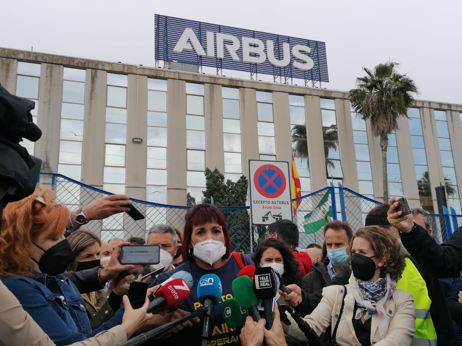 Teresa Rodríguez: "El posible cierre de Airbus no solo sería un golpe económico sino a la moral de Cádiz" Teresa Rodríguez: "El posible cierre de Airbus no solo sería un golpe económico sino a la moral de Cádiz"