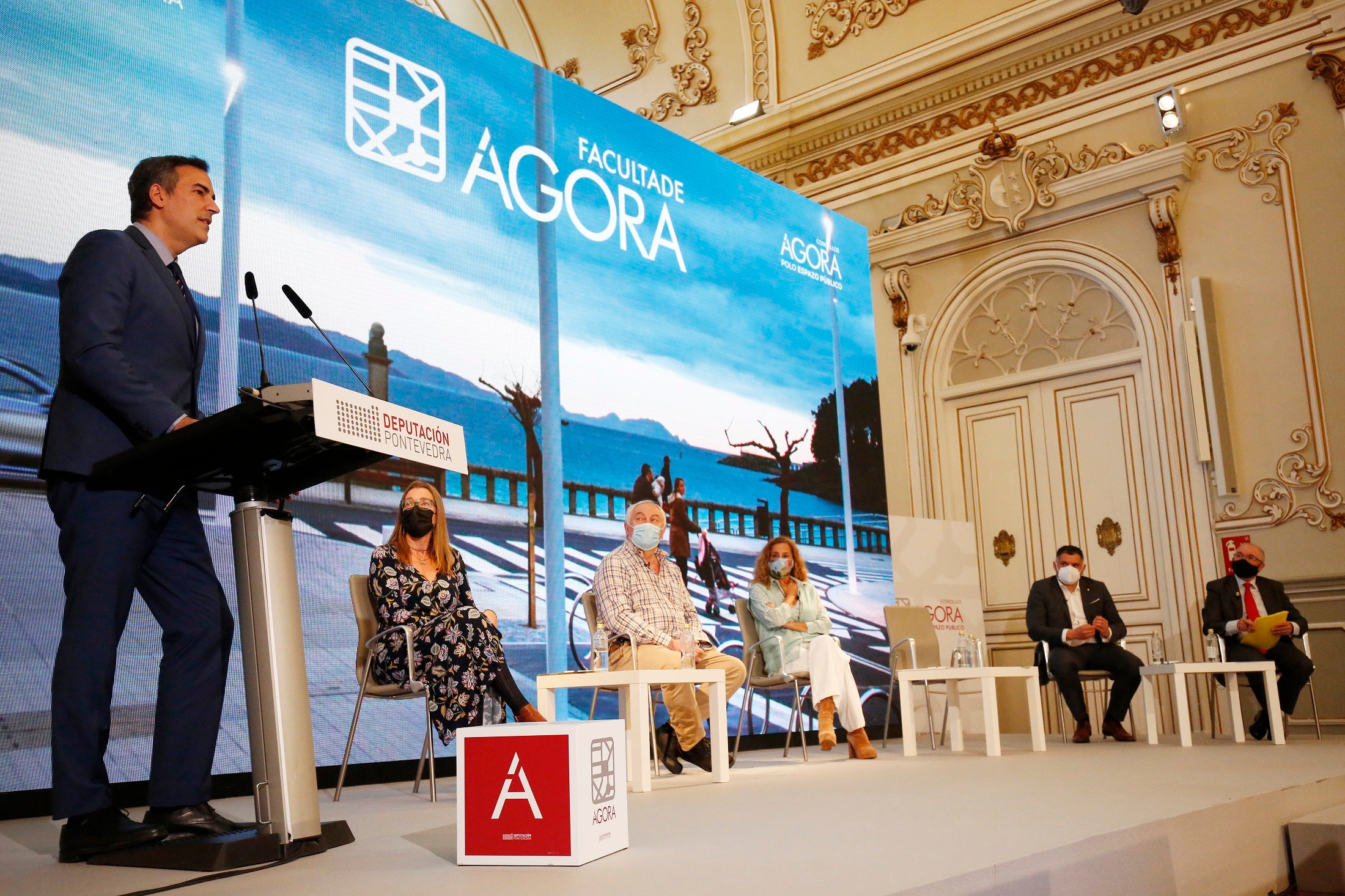 El experto Iñaqui Carnicero aboga por una movilidad ciclista y peatonal en las ciudades del futuro El experto Iñaqui Carnicero aboga por una movilidad ciclista y peatonal en las ciudades del futuro