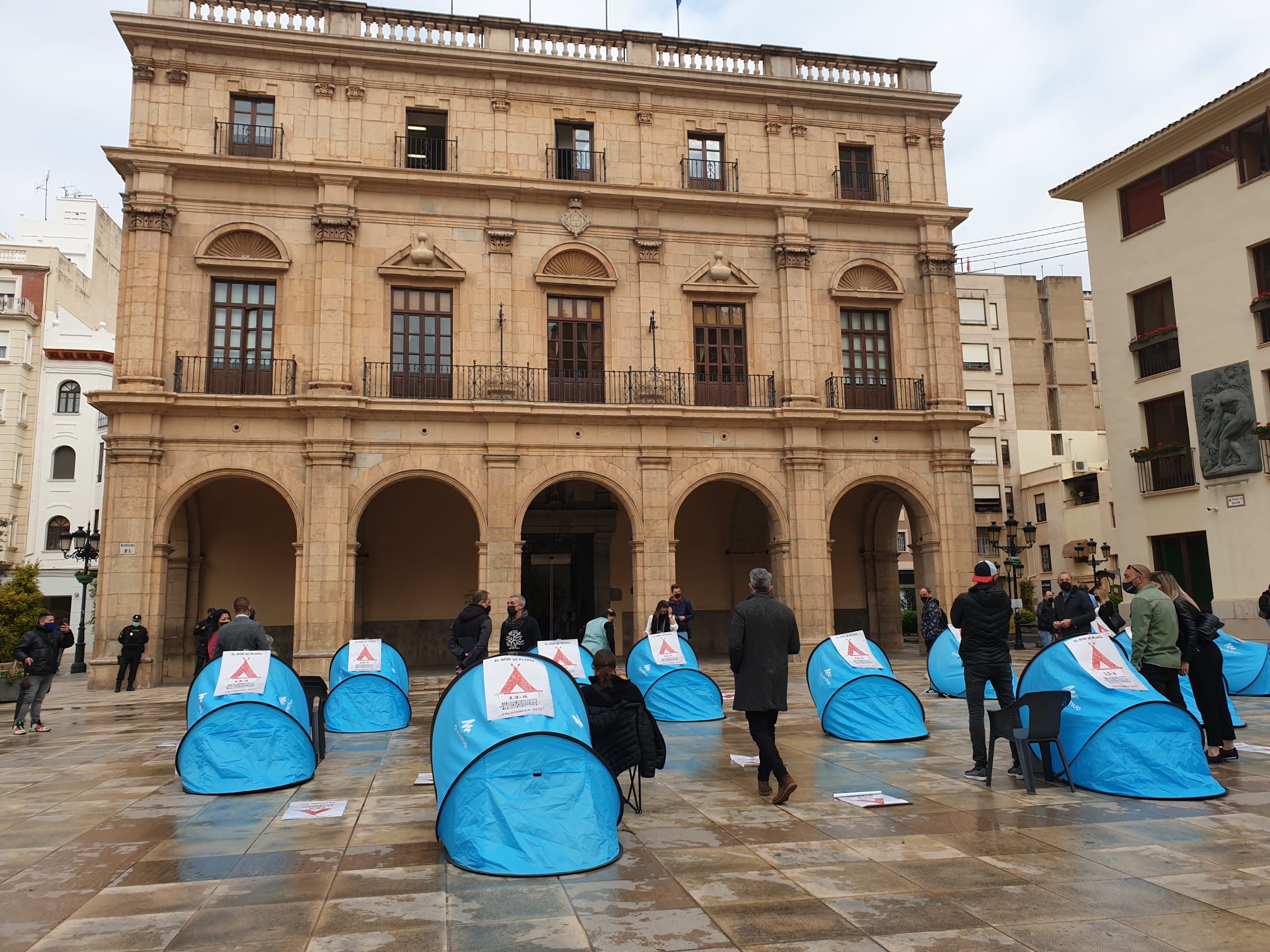 Los hosteleros piden poder trabajar hasta el toque de queda Los hosteleros piden poder trabajar hasta el toque de queda