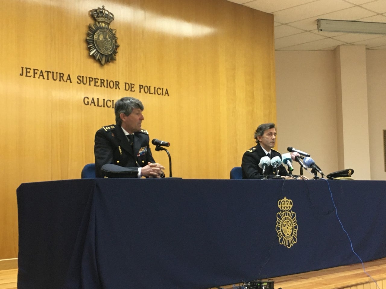 Así fue la negociación de la Policía para evitar el suicidio del atrincherado en la ronda de Nelle Así fue la negociación de la Policía para evitar el suicidio del atrincherado en la ronda de Nelle