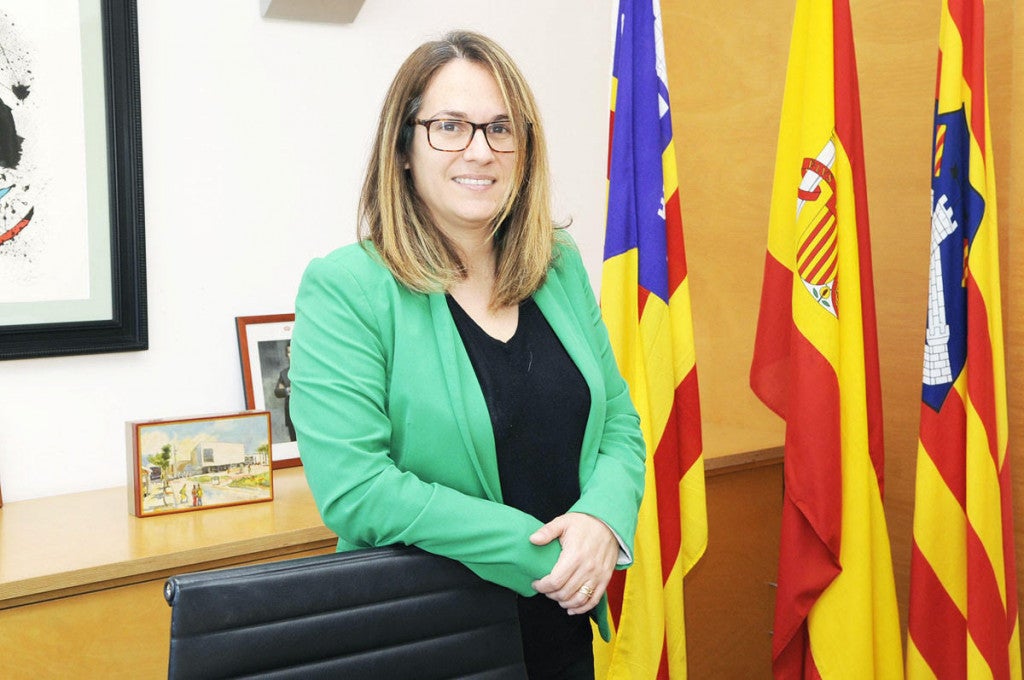 Susana Mora presenta Menorca como destino sanitario seguro Susana Mora presenta Menorca como destino sanitario seguro