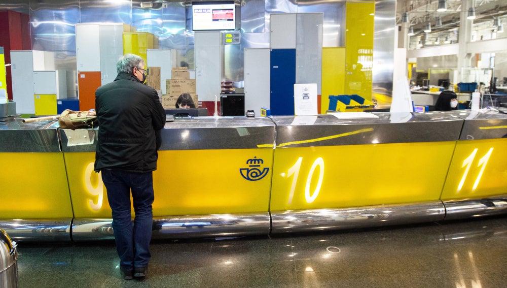 Termina el plazo para depositar el voto por correo en Madrid Termina el plazo para depositar el voto por correo en Madrid