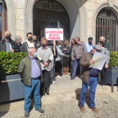 Protesta hosteleros a las puertas del Ayuntamiento de Valdepeñas Protesta hosteleros a las puertas del Ayuntamiento de Valdepeñas