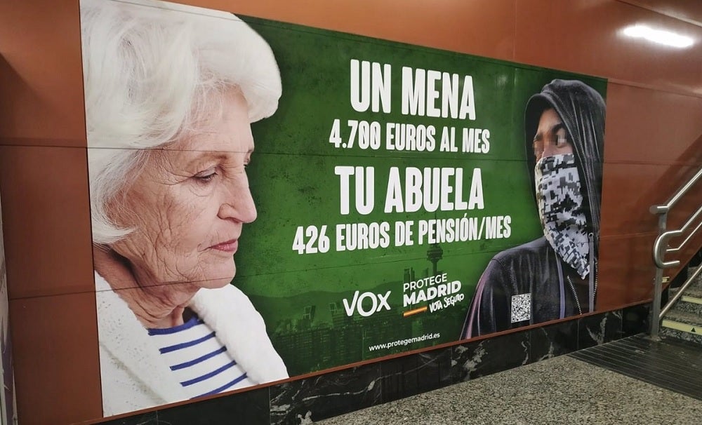 La Audiencia de Madrid avala el cartel de Vox contra los menas y asegura que es "legítima lucha ideológica" La Audiencia de Madrid avala el cartel de Vox contra los menas y asegura que es "legítima lucha ideológica"