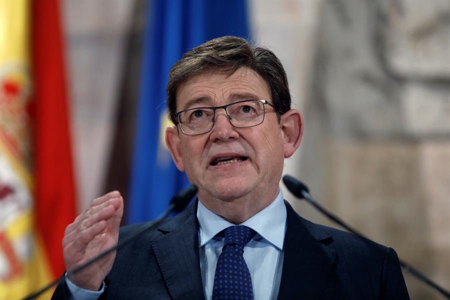 Ximo Puig pide llevar la mascarilla "puesta o en el bolsillo" y apela a la prudencia tras el repunte de casos de Covid-19 Ximo Puig pide llevar la mascarilla "puesta o en el bolsillo" y apela a la prudencia tras el repunte de casos de Covid-19