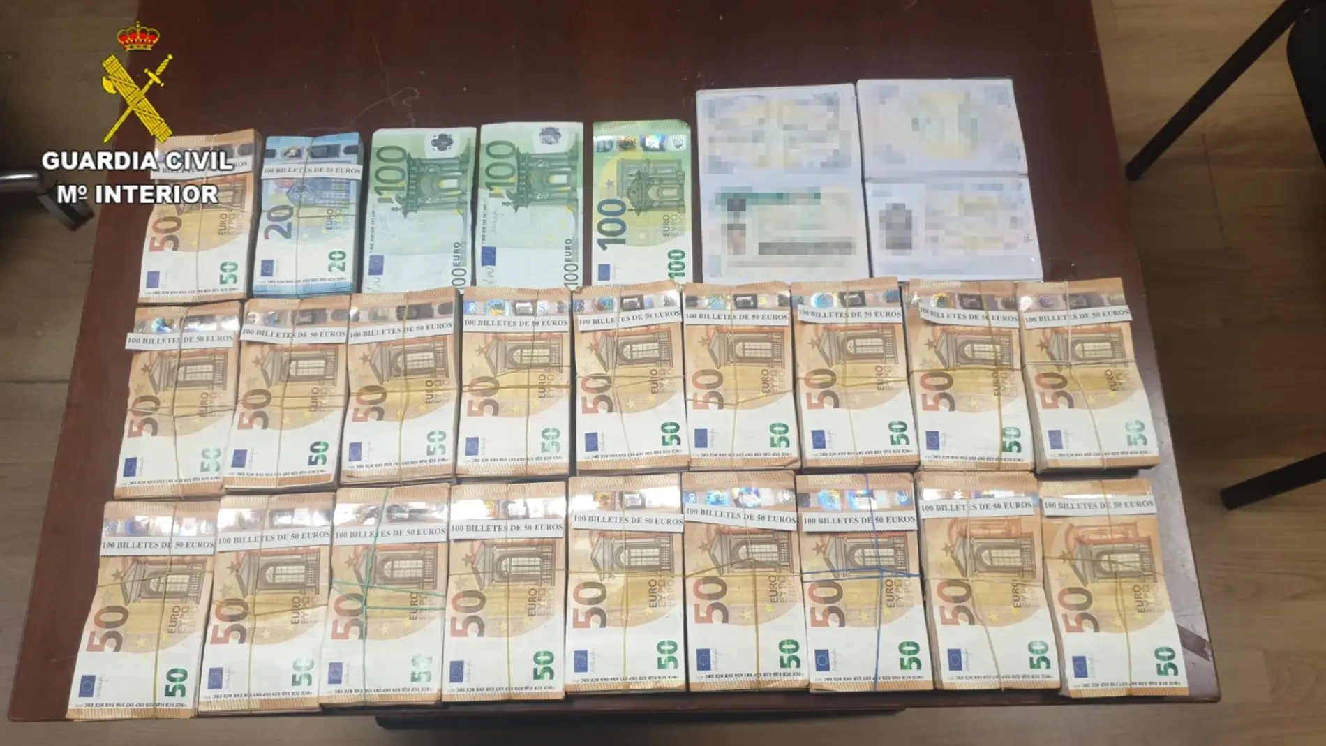 La Guardia Civil interviene 95.000 euros a dos ciudadanos de origen libio en un control