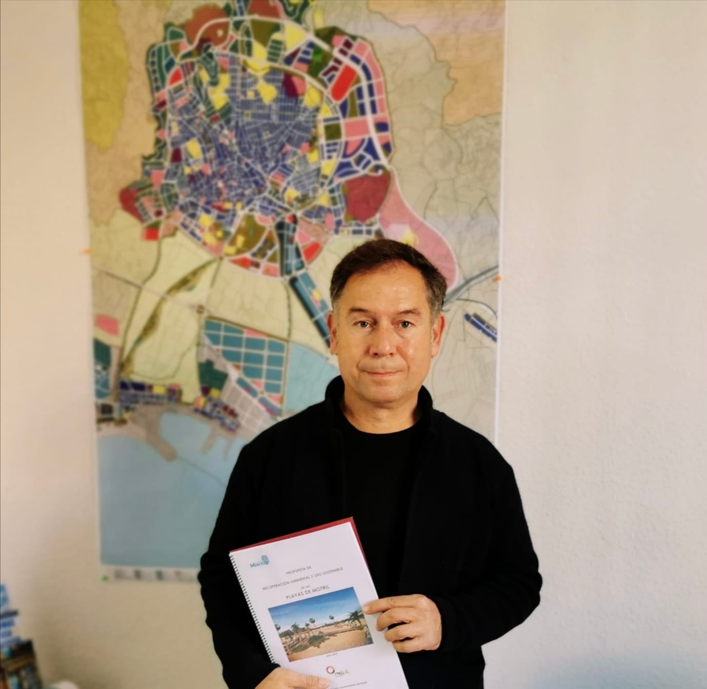 José Lemos: "Motril no acudirá a FITUR 2021. La Feria va a ser muy limitada, no hay presentaciones y los Proyectos que tenemos están bajo secreto del sumario o desarrollándose" José Lemos: "Motril no acudirá a FITUR 2021. La Feria va a ser muy limitada, no hay presentaciones y los Proyectos que tenemos están bajo secreto del sumario o desarrollándose"