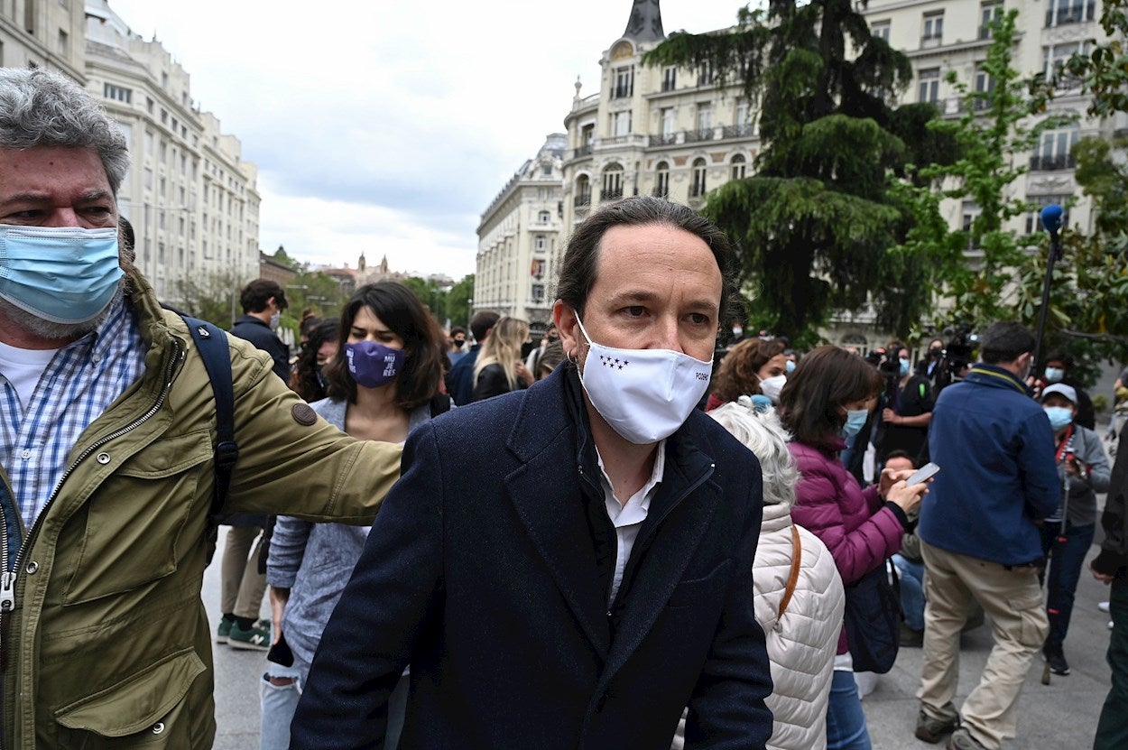 Iglesias cree que los autores de las amenazas "han querido que se les vea como miembros de la Policía y Guardia Civil" Iglesias cree que los autores de las amenazas "han querido que se les vea como miembros de la Policía y Guardia Civil"