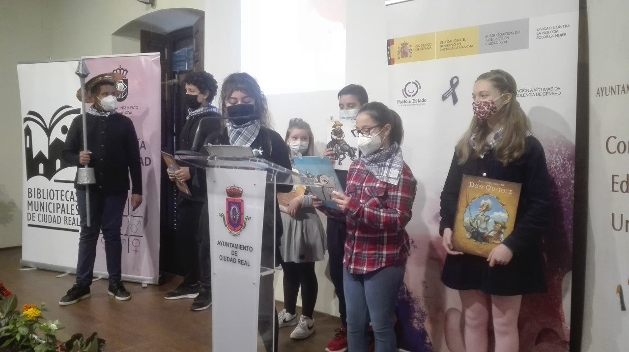 Ciudad Real celebra el Día del Libro para que los jóvenes "tengan hambre de lectura y sean más libres" Ciudad Real celebra el Día del Libro para que los jóvenes "tengan hambre de lectura y sean más libres"