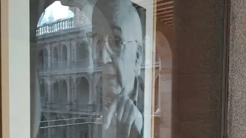 Cartel de exposición Francisco Brines Exposición sobre Francisco Brines en el Museo Luis González Robles de la Universidad de Alcalá