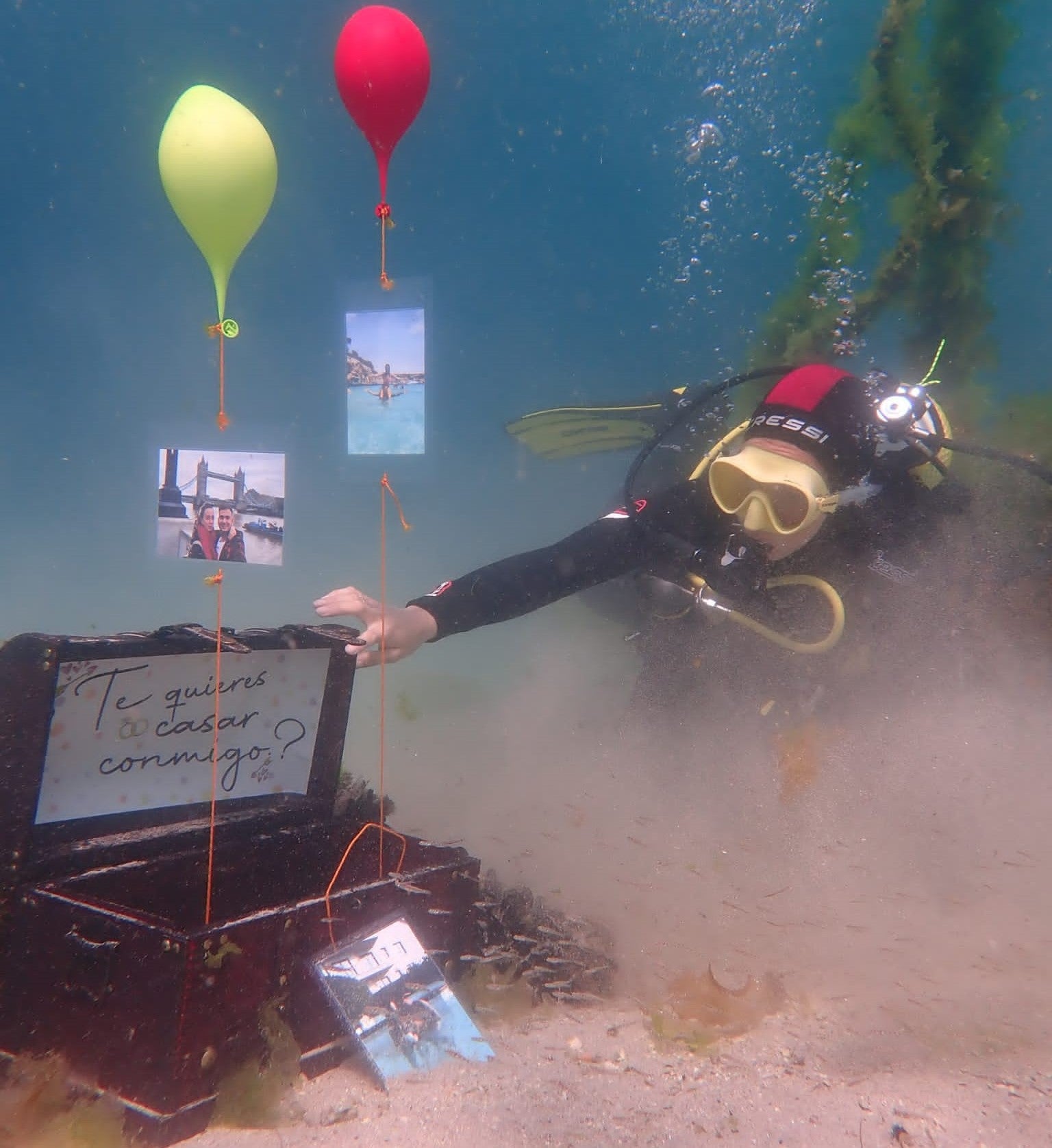 El fondo del mar se convierte en escenario de la pedida de matrimonio de Adrián a Tamara El fondo del mar se convierte en escenario de la pedida de matrimonio de Adrián a Tamara