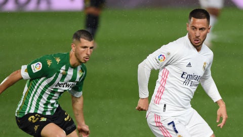 Eden Hazard, ante Guido Rodr&iacute;guez