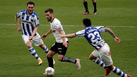 Gay&aacute; en una acci&oacute;n del Valencia Alav&eacute;s