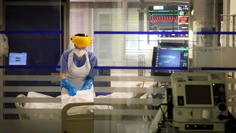 El número de hospitalizados crece hasta los 23 en el "Virgen de la Luz" El número de hospitalizados crece hasta los 23 en el "Virgen de la Luz"