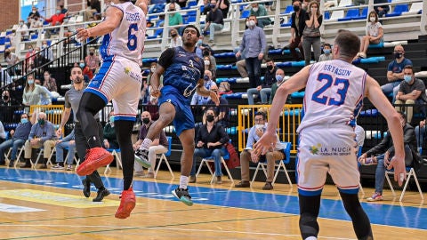 Speight anota la canasta que dio el triunfo al Liberbank