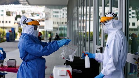 Restricciones, medidas, toque de queda en Madrid, Galicia, Andaluc&iacute;a, Catalu&ntilde;a y &uacute;ltimas noticias del coronavirus en Espa&ntilde;a y en el mundo hoy