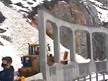 El avance de la construcción de las viseras en la carretera de Sotres obliga a realizar cortes de tráfico temporales a partir del martes El avance de la construcción de las viseras en la carretera de Sotres obliga a realizar cortes de tráfico temporales a partir del martes