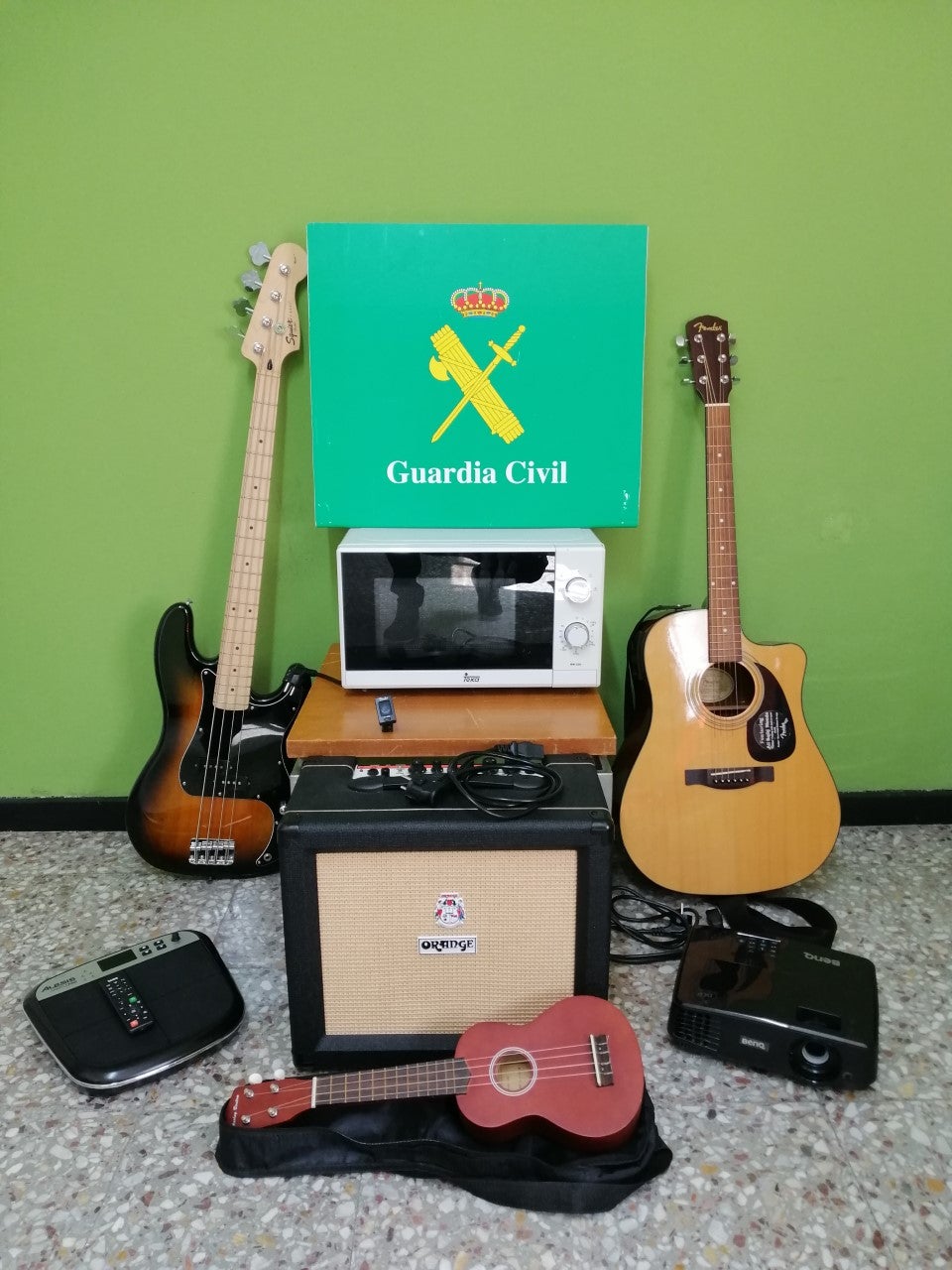 La Guardia Civil detiene al autor de robos en centros educativos La Guardia Civil detiene al autor de robos en centros educativos