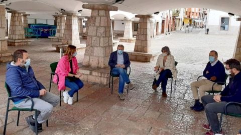 Los participantes durante el encuentro de esta ma&ntilde;ana