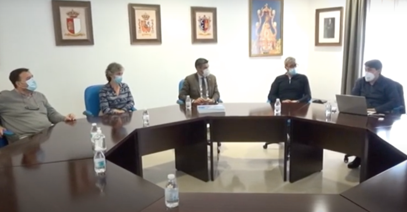 Reunión con la Filarmónica Beethoven para analizar la revisión del diseño del Auditorio Reunión con la Filarmónica Beethoven para analizar la revisión del diseño del Auditorio