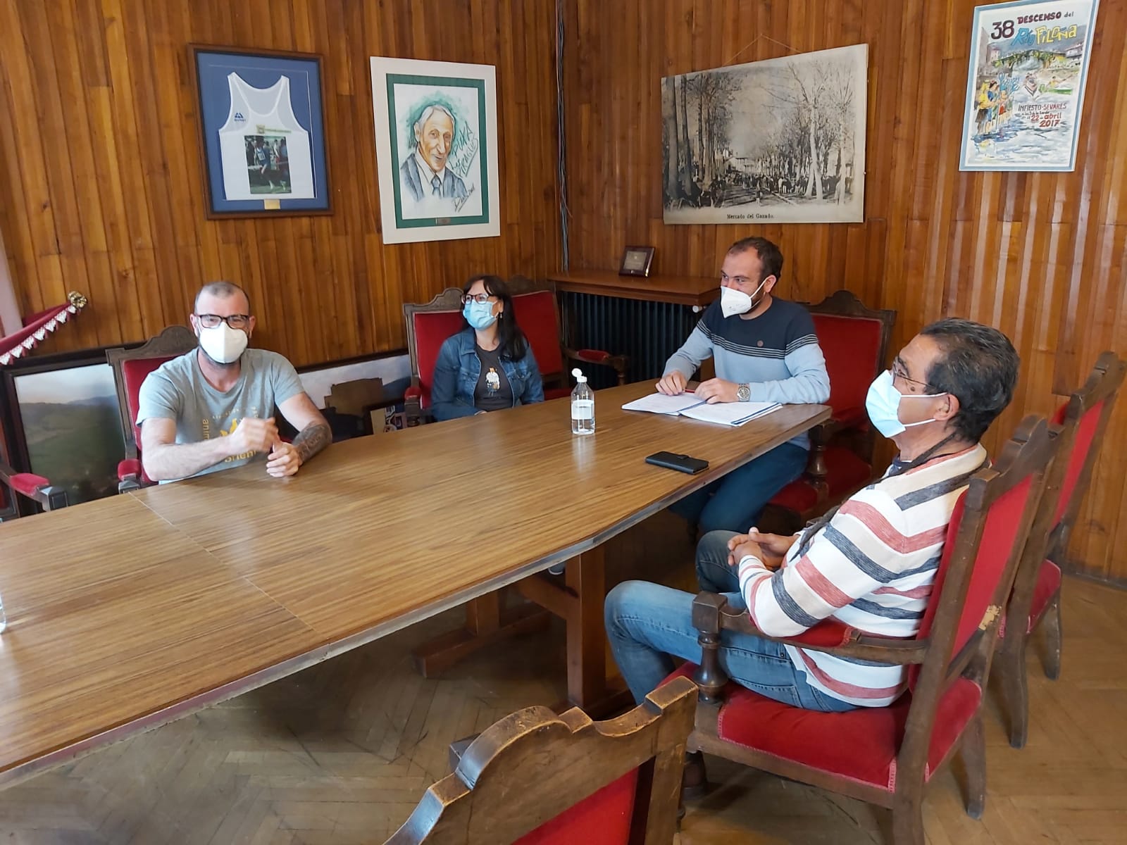 Animales de Oriente y Ayuntamiento de Piloña colaborarán en el control de las colonias felinas del concejo Animales de Oriente y Ayuntamiento de Piloña colaborarán en el control de las colonias felinas del concejo