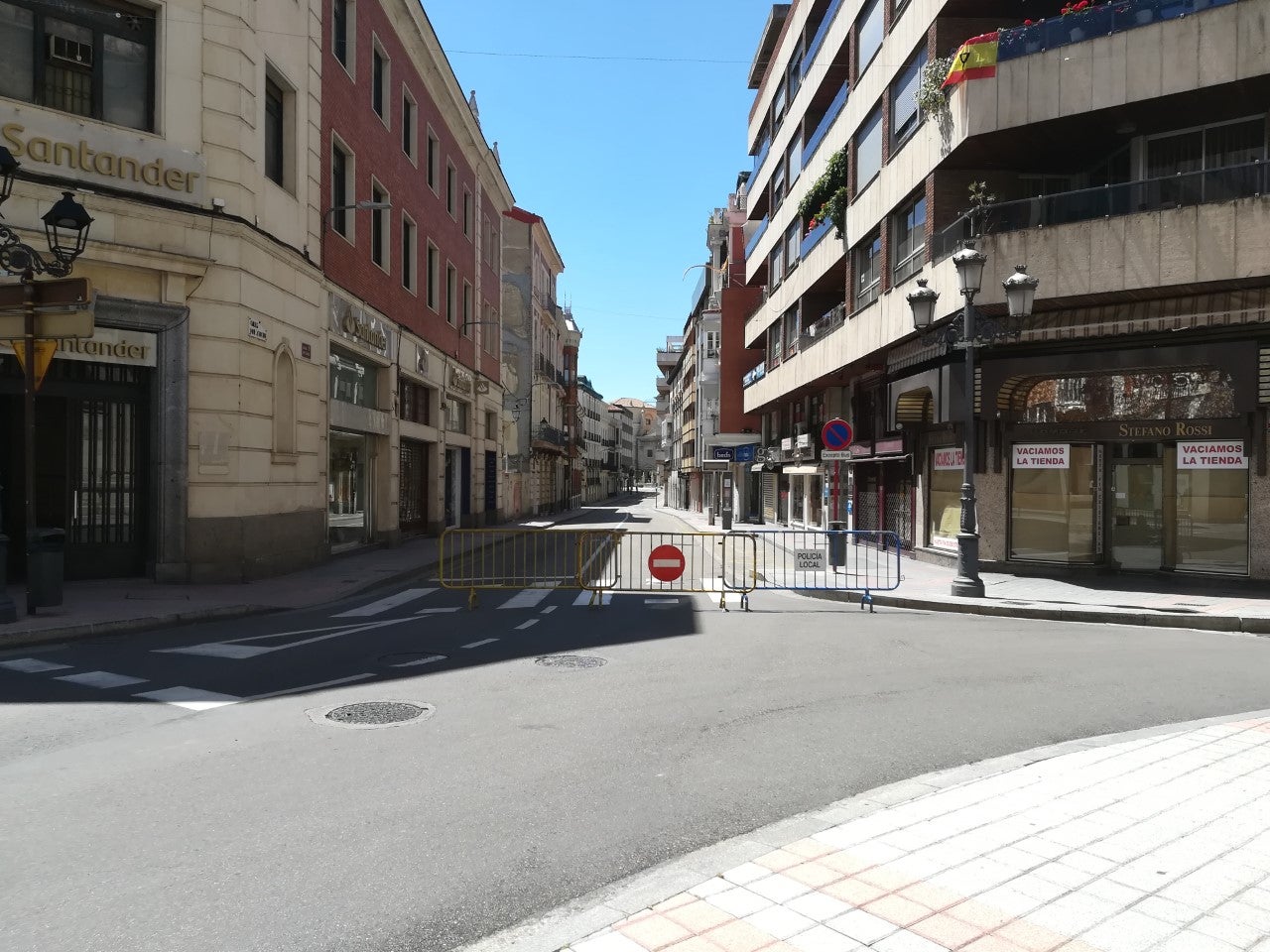 El PSOE insiste en la idoneidad de cerrar al tráfico Don Sancho y La Cestilla desde los viernes por la tarde El PSOE insiste en la idoneidad de cerrar al tráfico Don Sancho y La Cestilla desde los viernes por la tarde