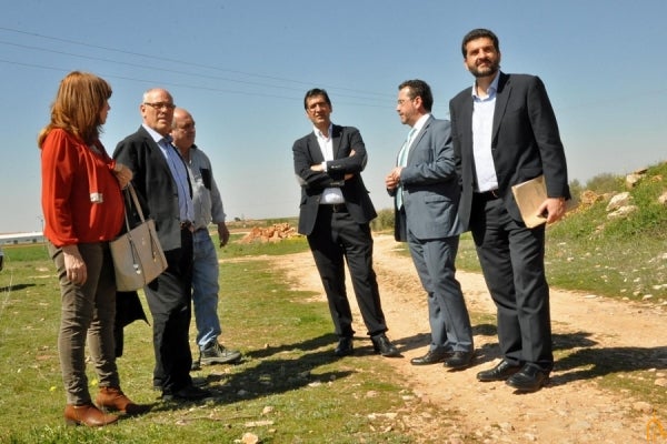 La Diputación de Ciudad Real destina 2.500.000 euros para mejorar más de 1.500 kilómetros de caminos La Diputación de Ciudad Real destina 2.500.000 euros para mejorar más de 1.500 kilómetros de caminos