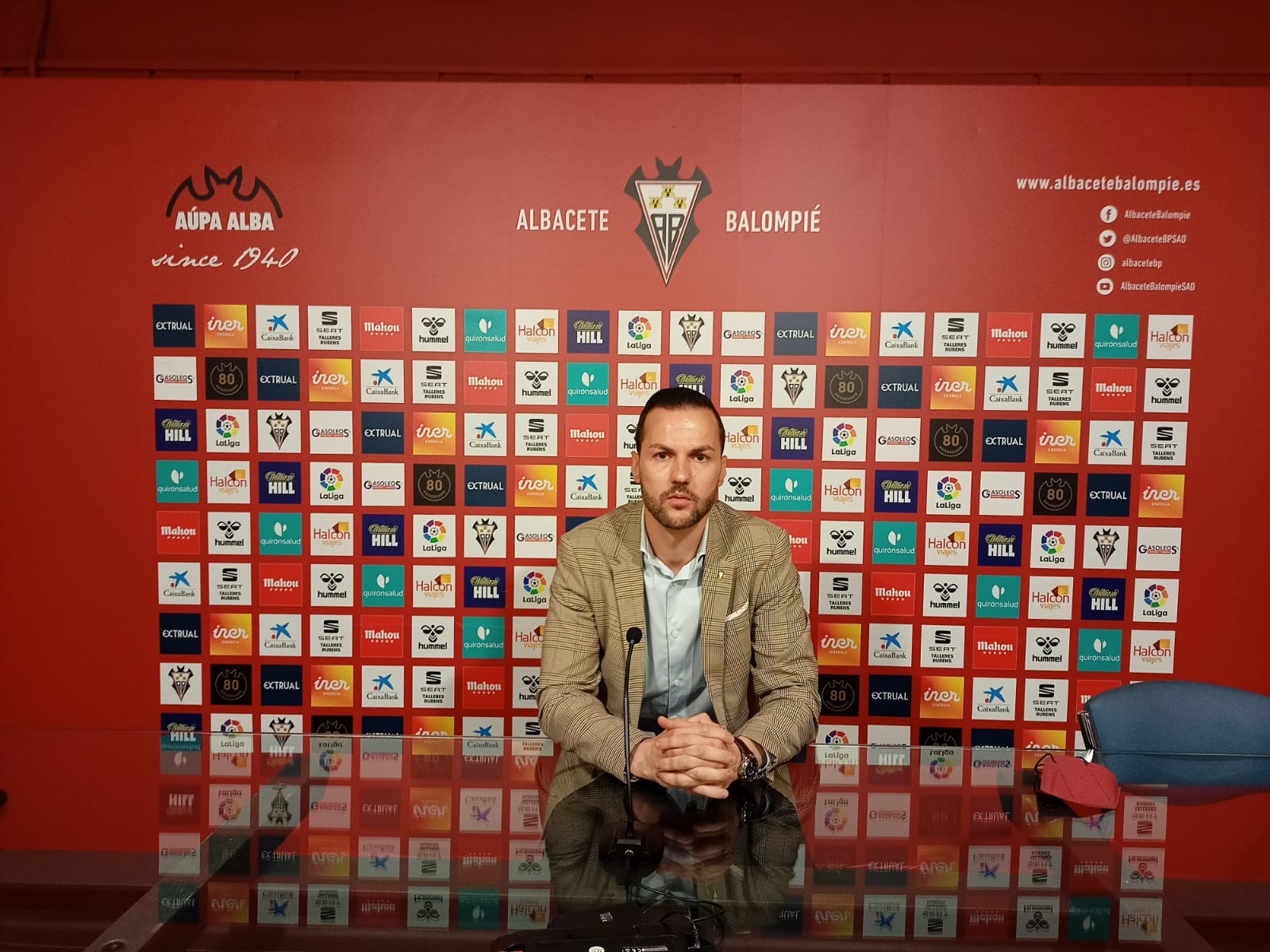 Varela anuncia un nuevo proyecto deportivo para el Albacete Balompié Varela anuncia un nuevo proyecto deportivo para el Albacete Balompié