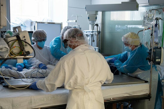 Tristeza y debilidad emocional, los trastornos psicológicos más frecuentes en los pacientes graves de covid Tristeza y debilidad emocional, los trastornos psicológicos más frecuentes en los pacientes graves de covid