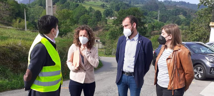 Esther Díaz: "Tenemos previstas importantes actuaciones en la carretera de Torazo y la PI-12 (Priede), con un presupuesto superior al millón de euros" Esther Díaz: "Tenemos previstas importantes actuaciones en la carretera de Torazo y la PI-12 (Priede), con un presupuesto superior al millón de euros"
