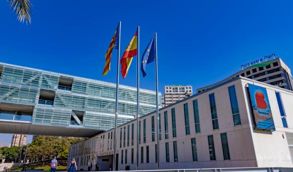 Suspendido el pleno que iba a iniciar la adjudicación de la nueva contrata de basuras de Benidorm Suspendido el pleno que iba a iniciar la adjudicación de la nueva contrata de basuras de Benidorm