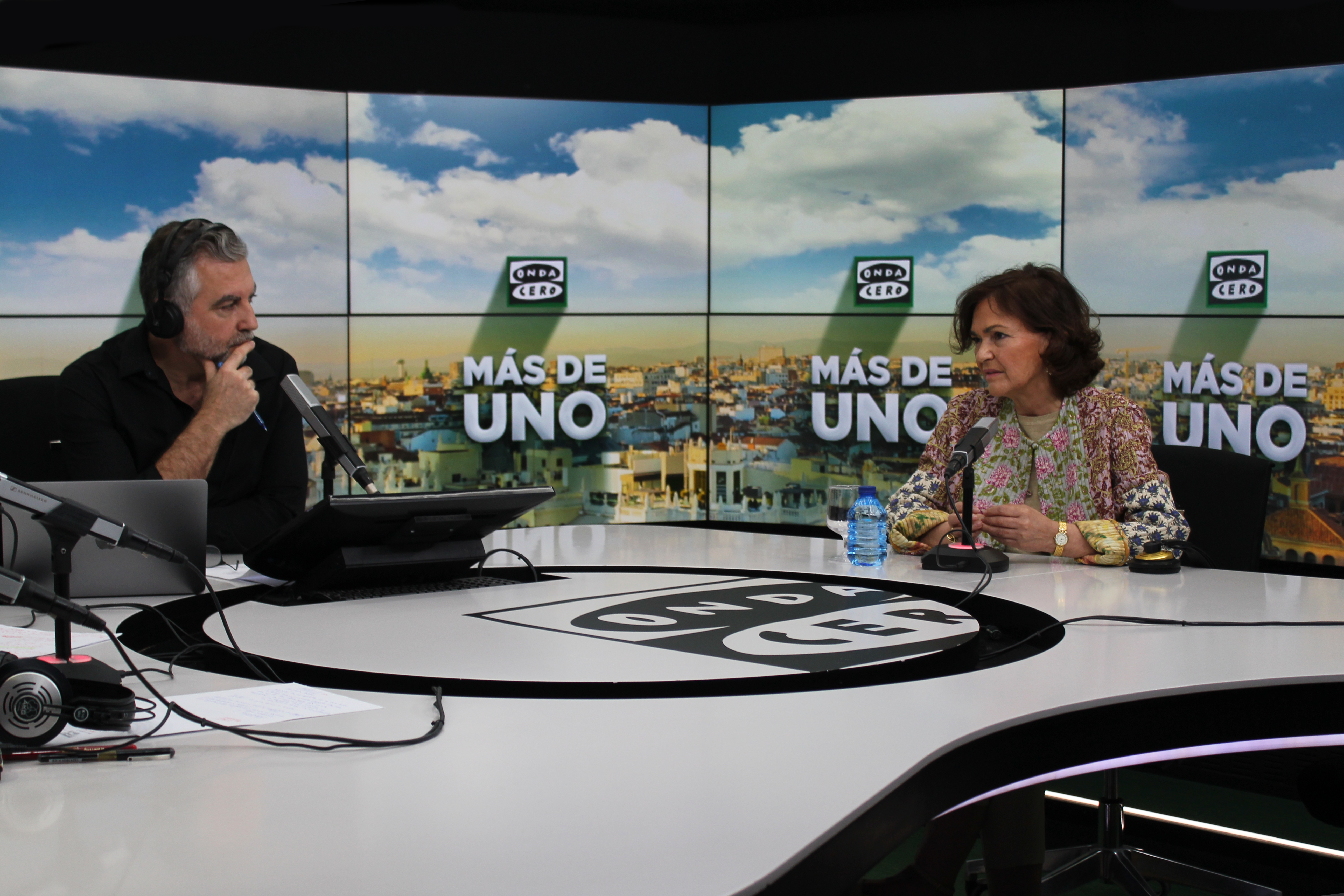 Carmen Calvo, con Alsina: "Ayuso recuerda a Puigdemont, tiene un mensaje muy próximo a la ultraderecha" Carmen Calvo, con Alsina: "Ayuso recuerda a Puigdemont, tiene un mensaje muy próximo a la ultraderecha"