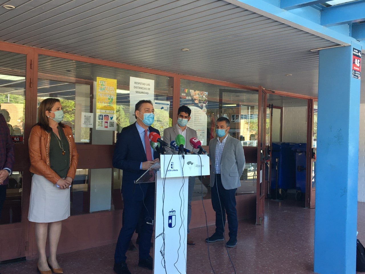 Los estudiantes del IES Andrés de Vandelvira reciben los primeros 29 ordenadores del programa 'Educa en Digital' Los estudiantes del IES Andrés de Vandelvira reciben los primeros 29 ordenadores del programa 'Educa en Digital'