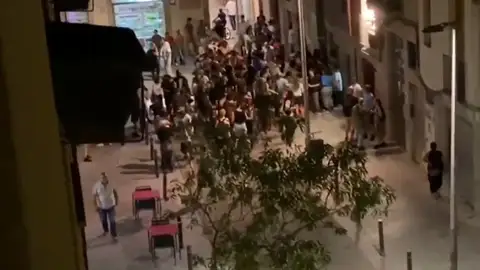 Sortirà la gent al carrer en massa la nit de dissabte a diumenge? Sortirà la gent al carrer en massa la nit de dissabte a diumenge?