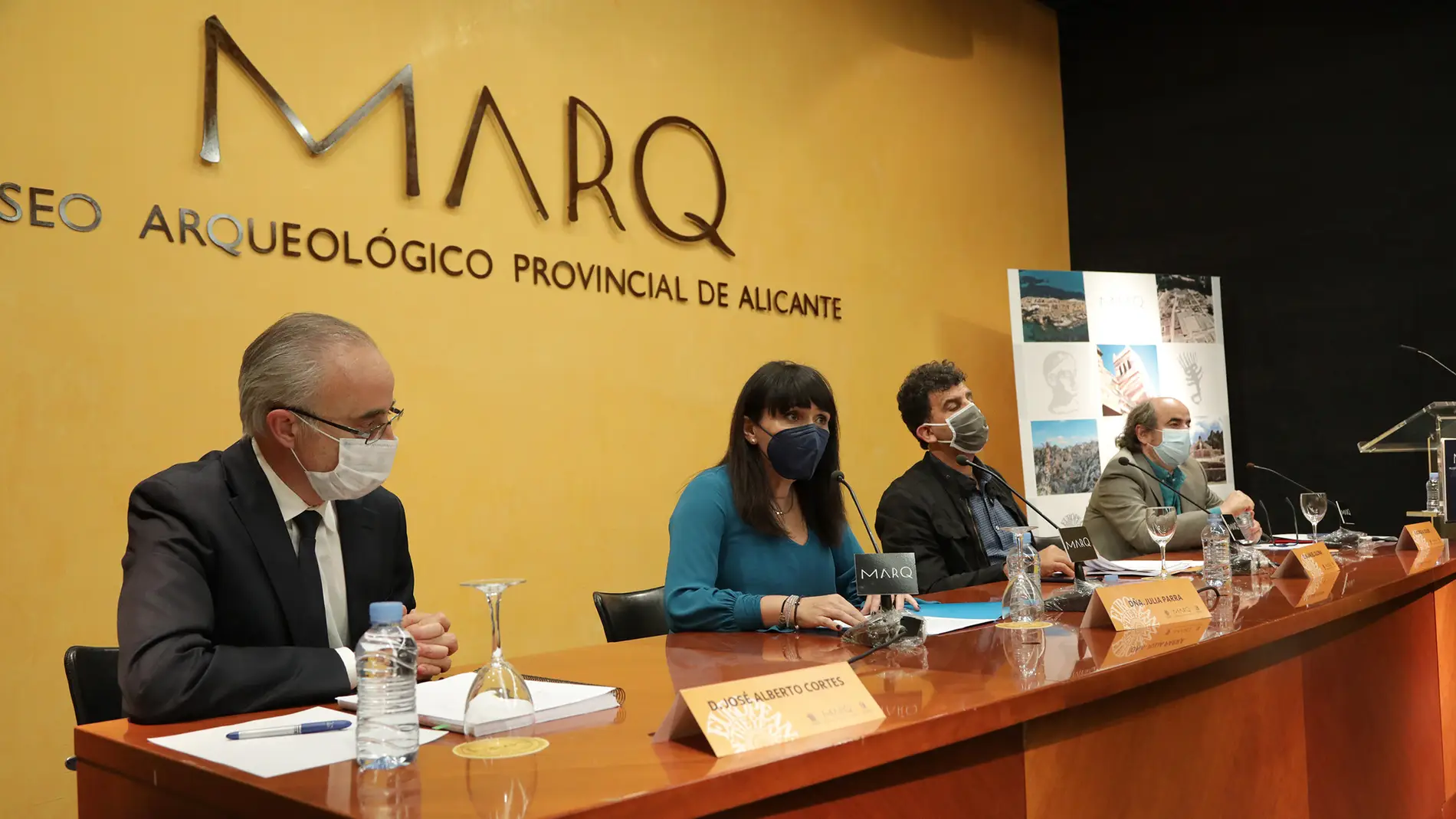 La diputada Julia Parra con José Alberto Cortés, Manuel Olcina y Jorge Soler
