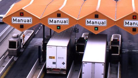 El Gobierno plantea el inicio del pago por usar las autov&iacute;as a partir de 2024, aunque podr&iacute;a plantear compensaciones econ&oacute;micas para los transportistas